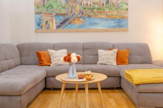 Central Budapest Oasis - City Center Apartment - 8