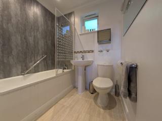 Spacious Home Near Uea For Contractors & Workers - 7