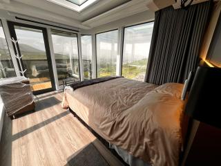 Capsule Mountain - 3