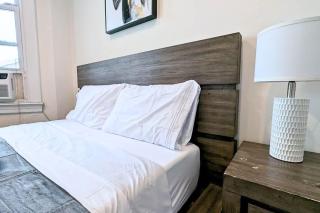 Spacious 4BR 2BA - 7Min to EWR & 20-40Min to NYC - 2 FREE Parking Spaces - 2