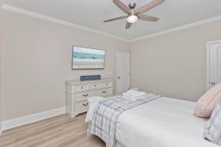 Coastal comfort with your own heated pool - NMB - 8