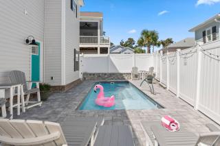 Coastal comfort with your own heated pool - NMB - 6