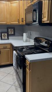 The Royal Retreat 3 Br Getaway - 4