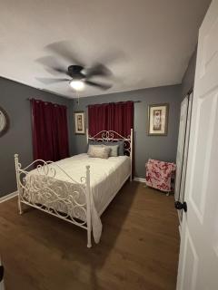 The Royal Retreat 3 Br Getaway - 2