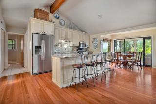Beaver Lake Oasis - Backyard Lake Access - 6 beds - 5
