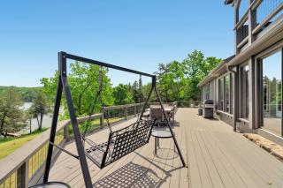 Beaver Lake Oasis - Backyard Lake Access - 6 beds - 2