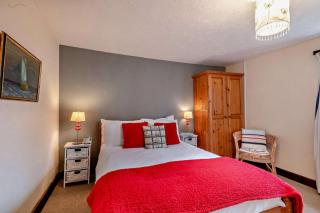 Pitts Cottage - 1