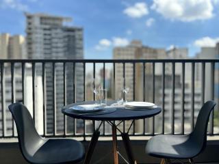 Consolacao com Luxo e Vista- Pé Direito Duplo - Prox Metro - Vista livre - 16andar - Por do Sol - Academia - Coworking - Cinema -Rooftop - Mercadinho 24hrs - Internet 500mb - 3