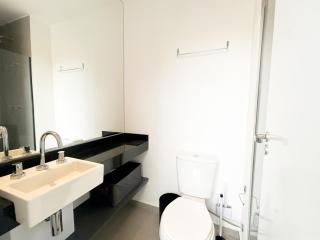 Consolacao com Luxo e Vista- Pé Direito Duplo - Prox Metro - Vista livre - 16andar - Por do Sol - Academia - Coworking - Cinema -Rooftop - Mercadinho 24hrs - Internet 500mb - 1