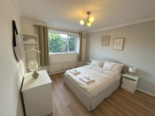 2-Bed Flat in Northwood Hills - Free Parking - 4