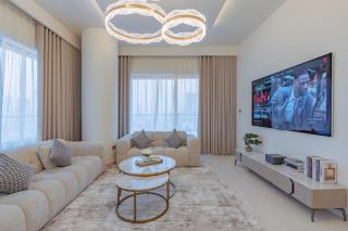 Elegant 2BR with Sea View & Direct Beach Access - 8