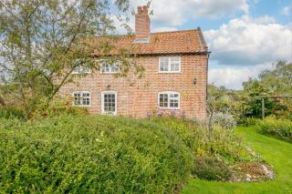 Riverside Cottage - 8