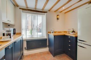Holly Cottage - 1