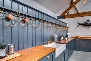 The Cattle Shed - 1