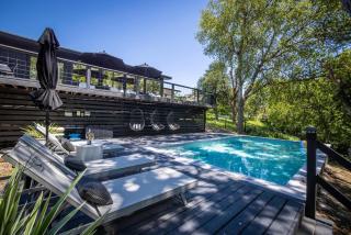 Lake Access Pool Loungers Fire Pit Grill - 6