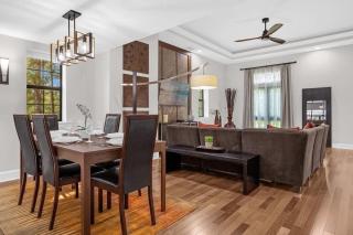 Super Lux 4BR Townhouse - 1 Mile from Disney World- Resort Pool & Jacuzzi , Gym, with Enchanted Garden - 8