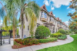 Cozy & Elegant 4BR Enchanted Townhouse - 1 Mile to Disney with Resort Pool, Gym, & Jacuzzi - 6