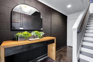 Hanger - A Birdy Vacation Rental - 3