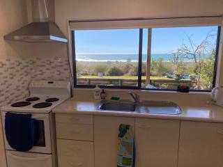 Rare Beachfront paradise - 1