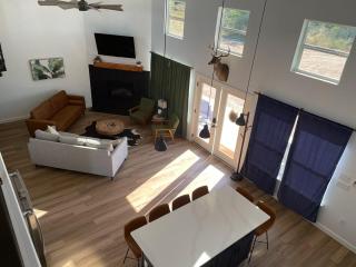 Gorgeous, secluded escape near River with Game room! - 7