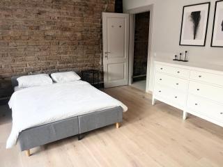 Castle Street Modern Apartments I cohost - 7