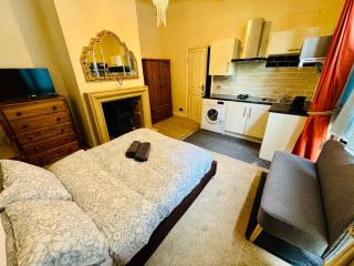 Studio Ensuite Central Birmingham Parking Wi-Fi - 6