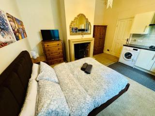 Studio Ensuite Central Birmingham Parking Wi-Fi - 5