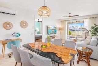 Like new 1st floor king pool - 7