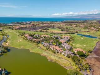 Like new 1st floor king pool - 3