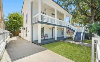 The Lambo Beach Cozy Retreat 2BR 2BA, Near UTMB & Cruise Port - 8