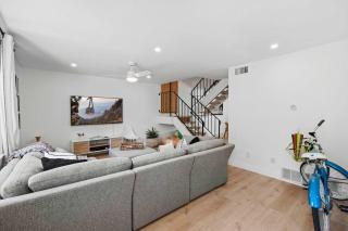 3 BR Condo in Palm Springs with Community Pool - 2