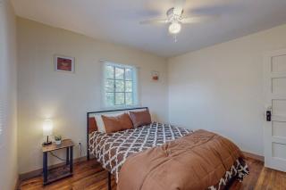 Charming Casita with 3br with Parking & Wifi! - 9