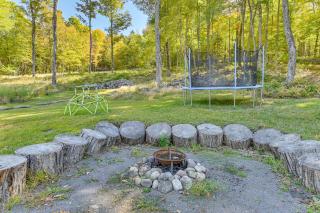 Hike, Leaf Peep and Ski! Family Getaway in Summit - 8