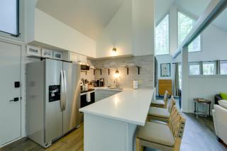 half Mi to Skiing Resort Getaway in Sapphire! - 5