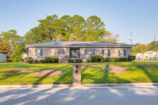 Close to Hospital and Dtwn! Quiet Waycross Home - 7