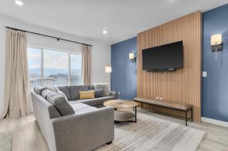 Golden Sunsets in Majestic Peaks -  - 3