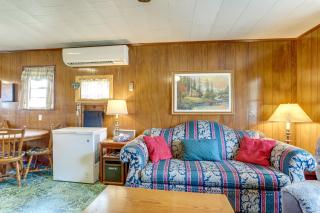 Walk to Greers Ferry Lake! Home with Dock Access - 4