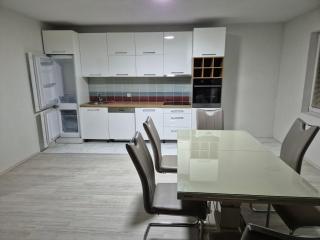 Banes shtepi - 2