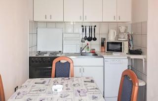Gorgeous Apartment In Novi Vinodolski With Wifi - 3