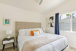 Experience Modern Luxury at Desert Hideaway - 6