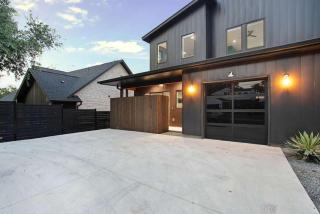 South Lamar Luxe Creekside Retreat with POOL - 3