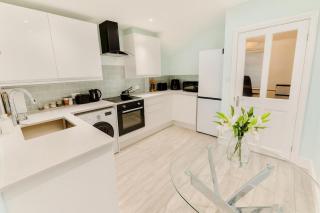 Reading House W Parking discounts for contractors long stays - 7