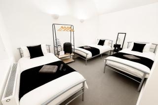 Reading House W Parking discounts for contractors long stays - 5