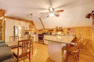 7 Mi to Ski Slopes! Cozy Madison Cabin with Fire Pit - 5