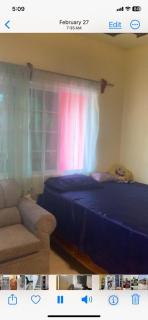 Quiet spot on & off the path - Negril - 2