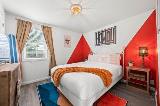 Olde Town Gem 5 Tvs Hot Tub & Game Yard - 6