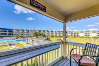 Eclectic Atlantic Beach Condo with Amenity Access! - 0