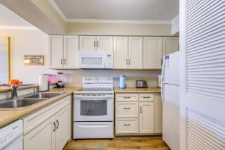 Eclectic Atlantic Beach Condo with Amenity Access! - 5