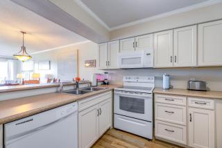 Eclectic Atlantic Beach Condo with Amenity Access! - 4