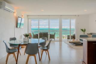 WAVES Beachfront 2 BDR by Casa Paraiso - 2